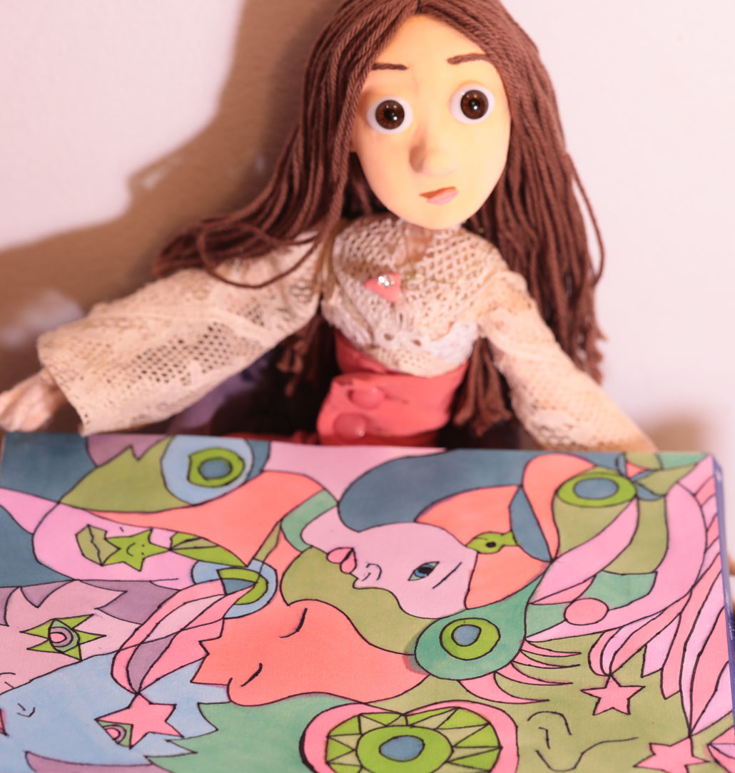 stop motion , doll , live drawing